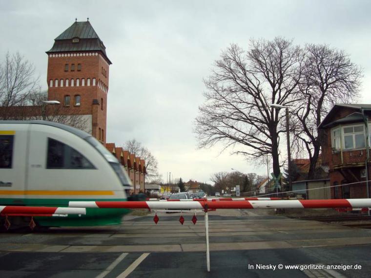 Bahnübergang Niesky vorfristig fertig Bahnübergang Niesky vorfristig fertig