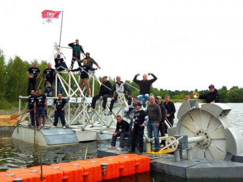 Bild zu KOHLEbeier siegt bei Betonkanuregatta 